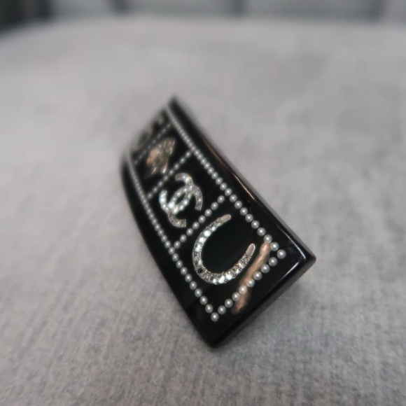 CHANEL HAIR CLIP - Picture 3 of 5